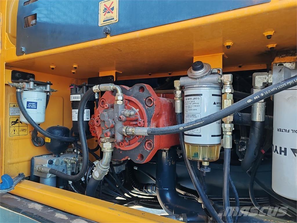 Hyundai HX330L Kāpurķēžu ekskavatori