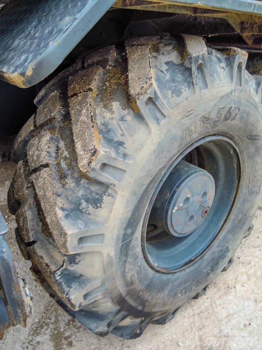 Hyundai R140W-9 Ekskavatori uz riteņiem
