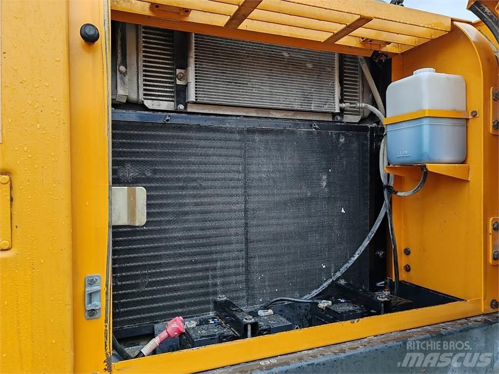 Hyundai R250NLC-7A Kāpurķēžu ekskavatori