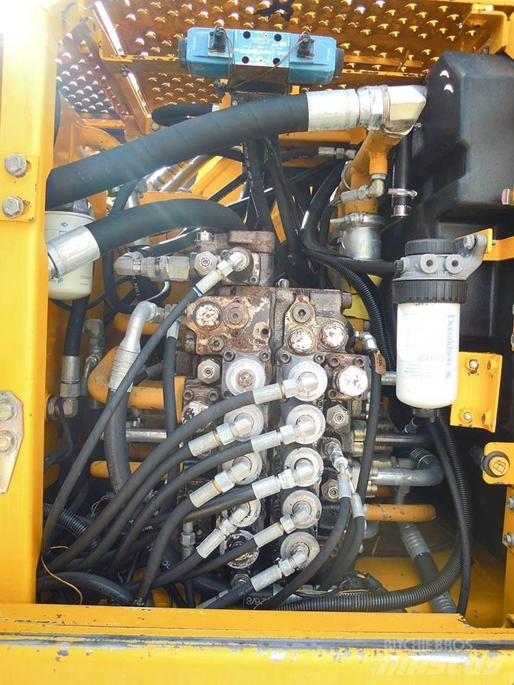 JCB JZ255NC Kāpurķēžu ekskavatori