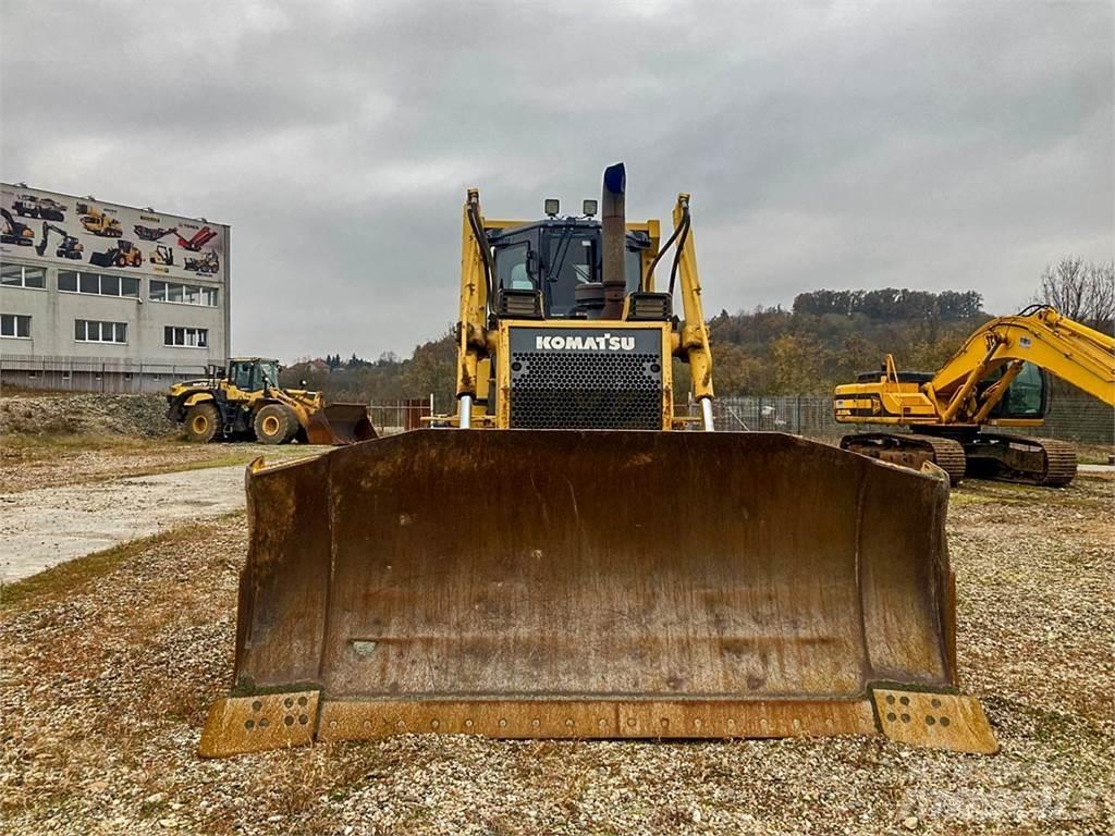 Komatsu D65EX Kāpurķēžu buldozeri