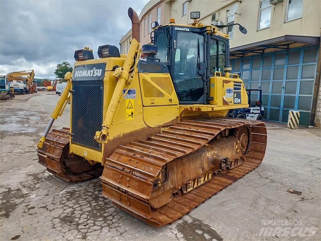 Komatsu D65PX-17 Kāpurķēžu buldozeri