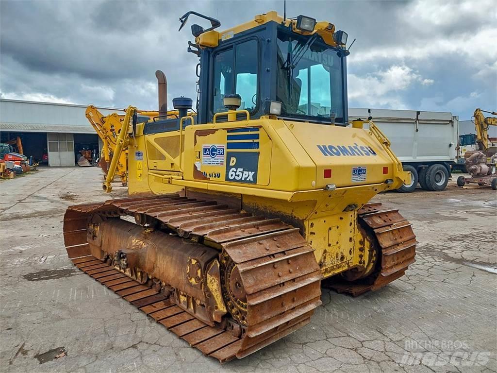 Komatsu D65PX-17 Kāpurķēžu buldozeri