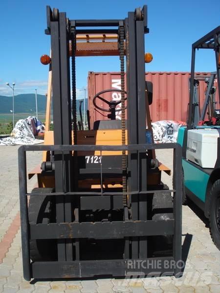 Komatsu FG25L-7 Autokrāvēji - citi