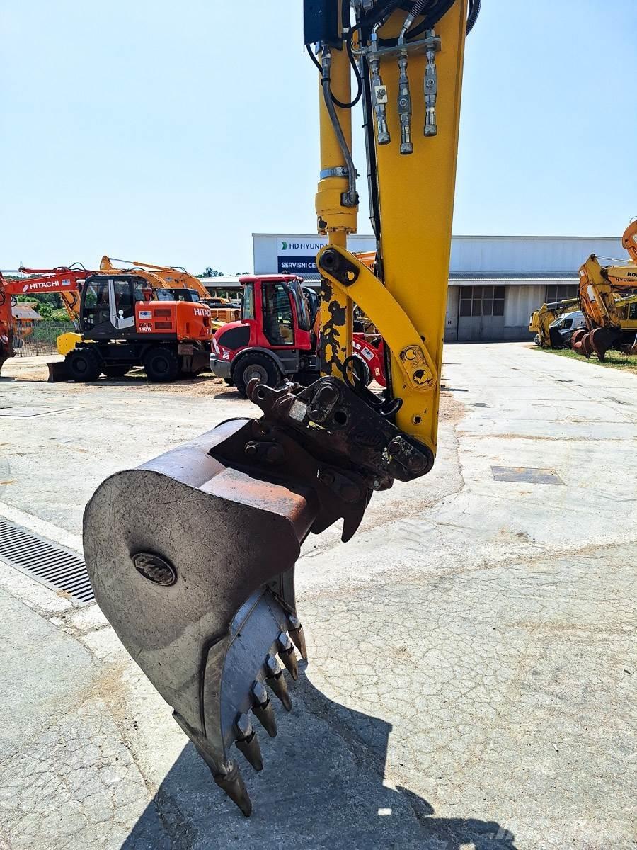Komatsu PW118MR-8 Ekskavatori uz riteņiem