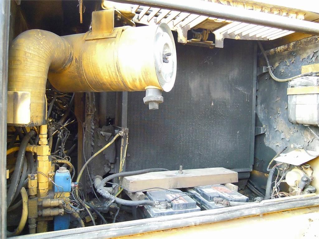 Komatsu PW170ES-6K Ekskavatori uz riteņiem