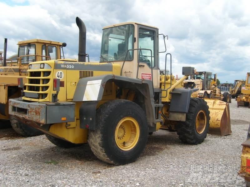 Komatsu WA320-3H Iekrāvēji uz riteņiem
