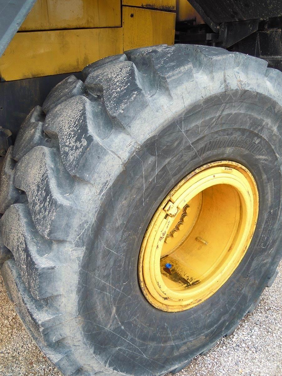 Komatsu WA430- 6E0 Iekrāvēji uz riteņiem