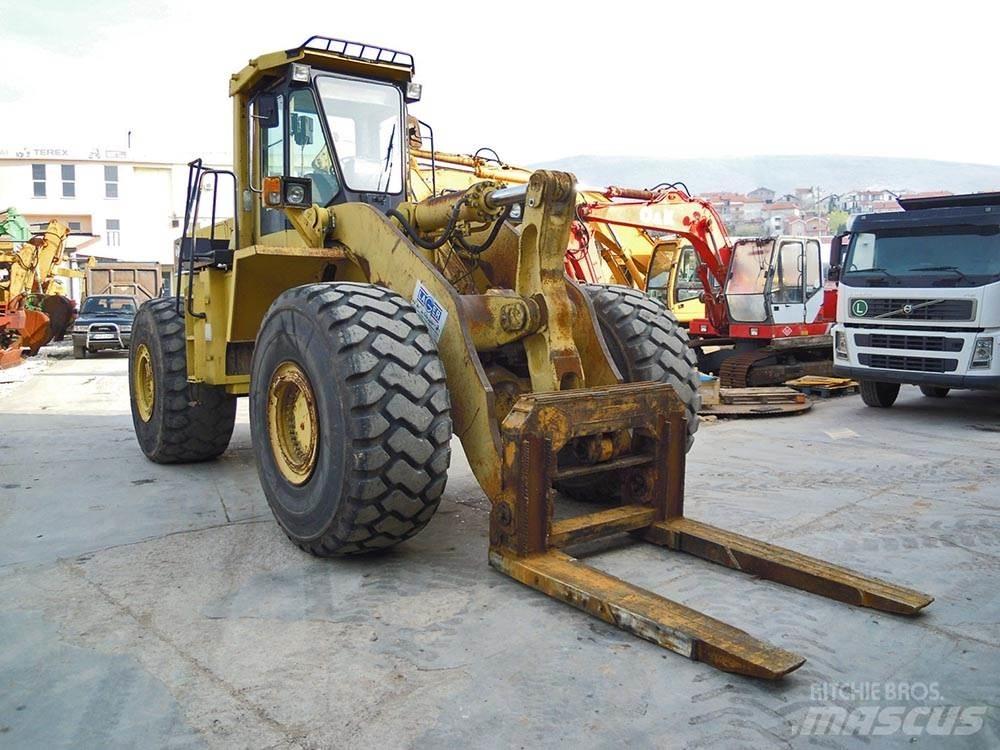 Komatsu WA500-1 Iekrāvēji uz riteņiem