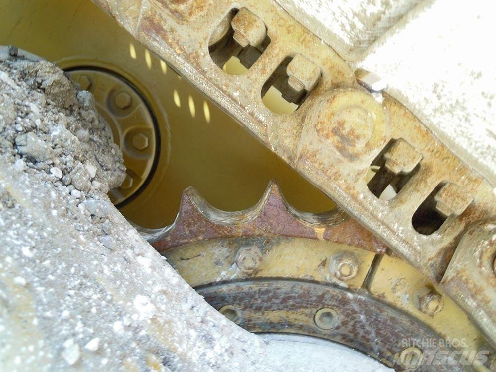 Liebherr PR 712M Kāpurķēžu buldozeri
