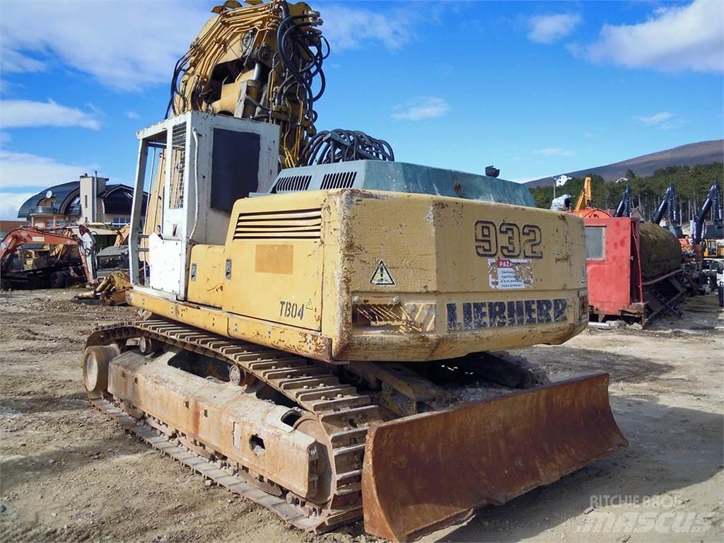 Liebherr R932 T Kāpurķēžu ekskavatori