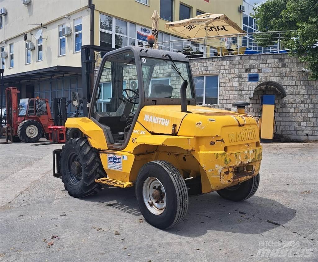 Manitou MC 30 Tehnika ar dīzeļa dzinēju