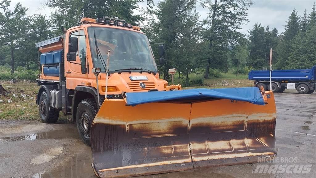 Mercedes-Benz Unimog U400 Pilsētas atkritumvedēji