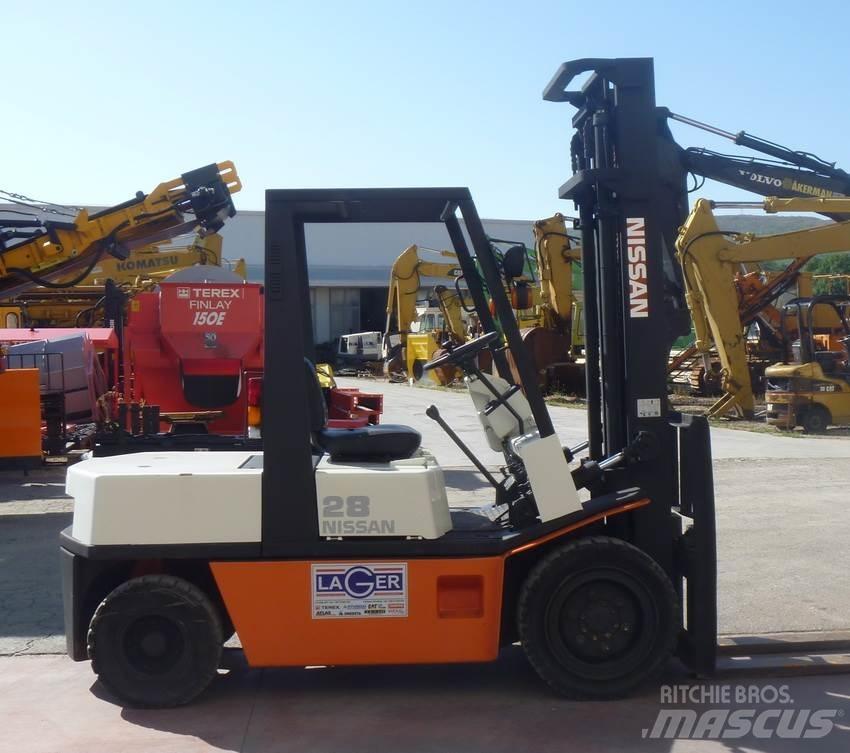 Nissan EGH02 Tehnika ar dīzeļa dzinēju