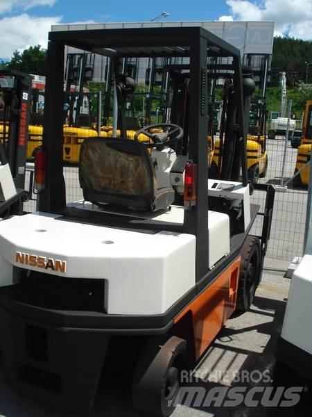 Nissan NH02M20 Autokrāvēji - citi