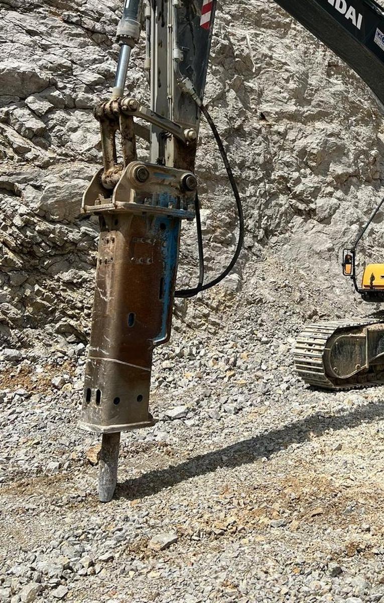 Titan SG2500S Hidrauliskie pāļu āmuri