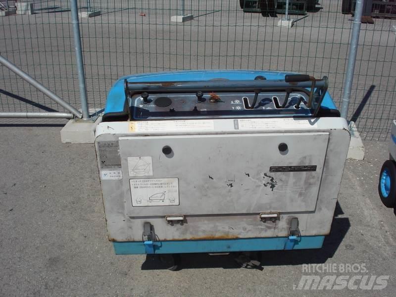 Toyota 4QBW9 Ielu tīrāmās mašīnas