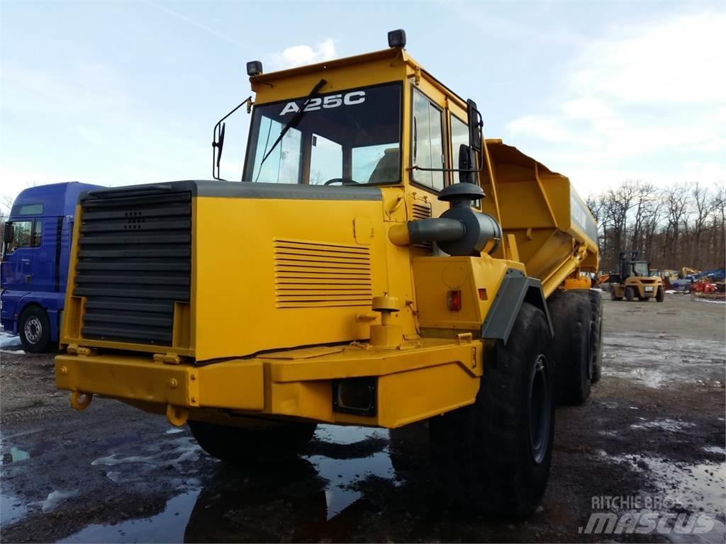 Volvo A25 Artikulētie pašizgāzēji