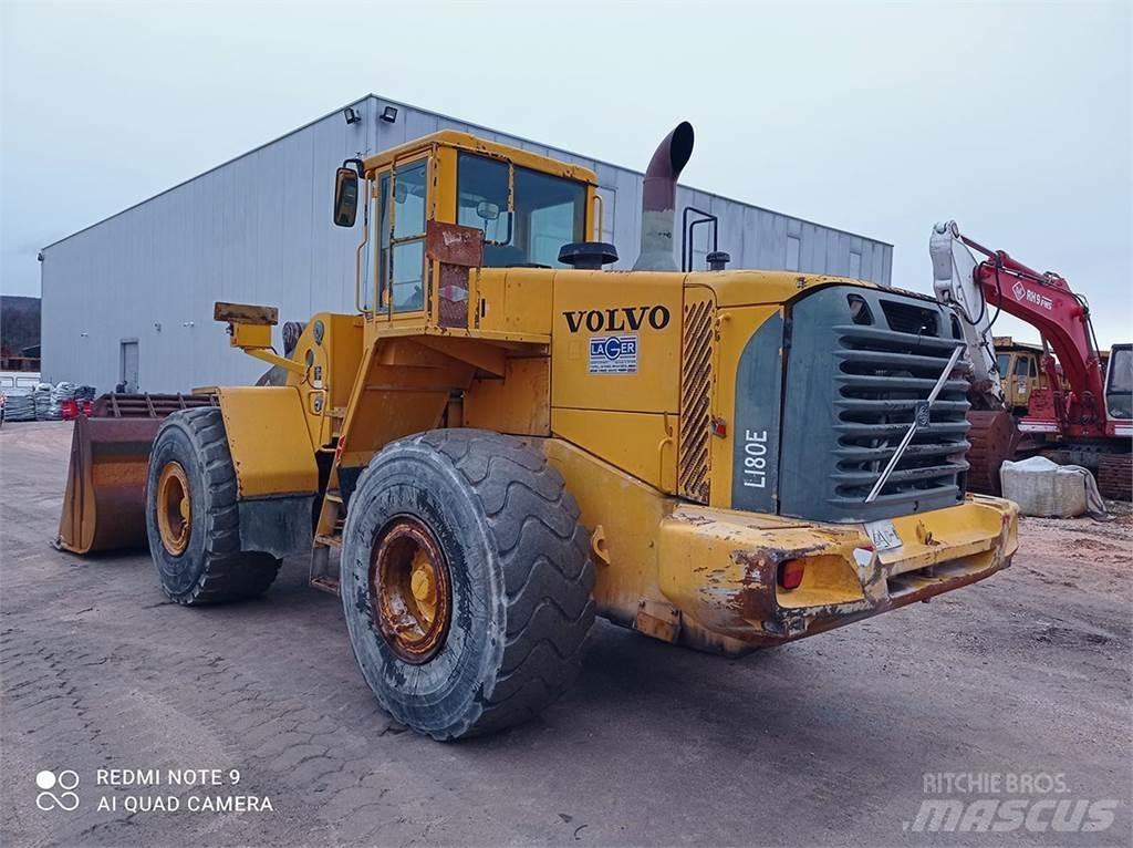 Volvo L180E Iekrāvēji uz riteņiem