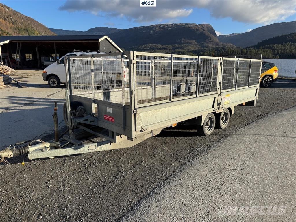 Bateson PL Mazgabarīta treileri