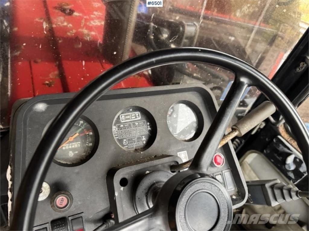 Case IH 885XL Traktori