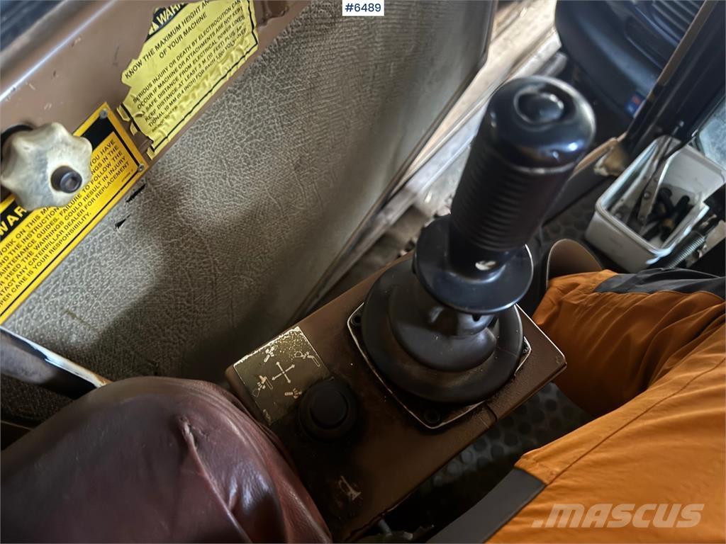 CAT 205 LC Kāpurķēžu ekskavatori