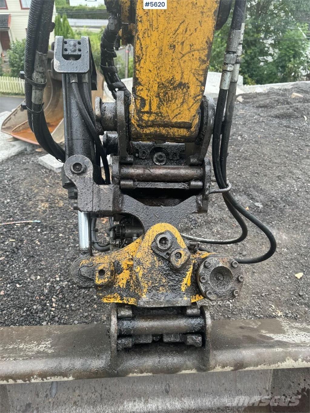 CAT 305 CR Kāpurķēžu ekskavatori
