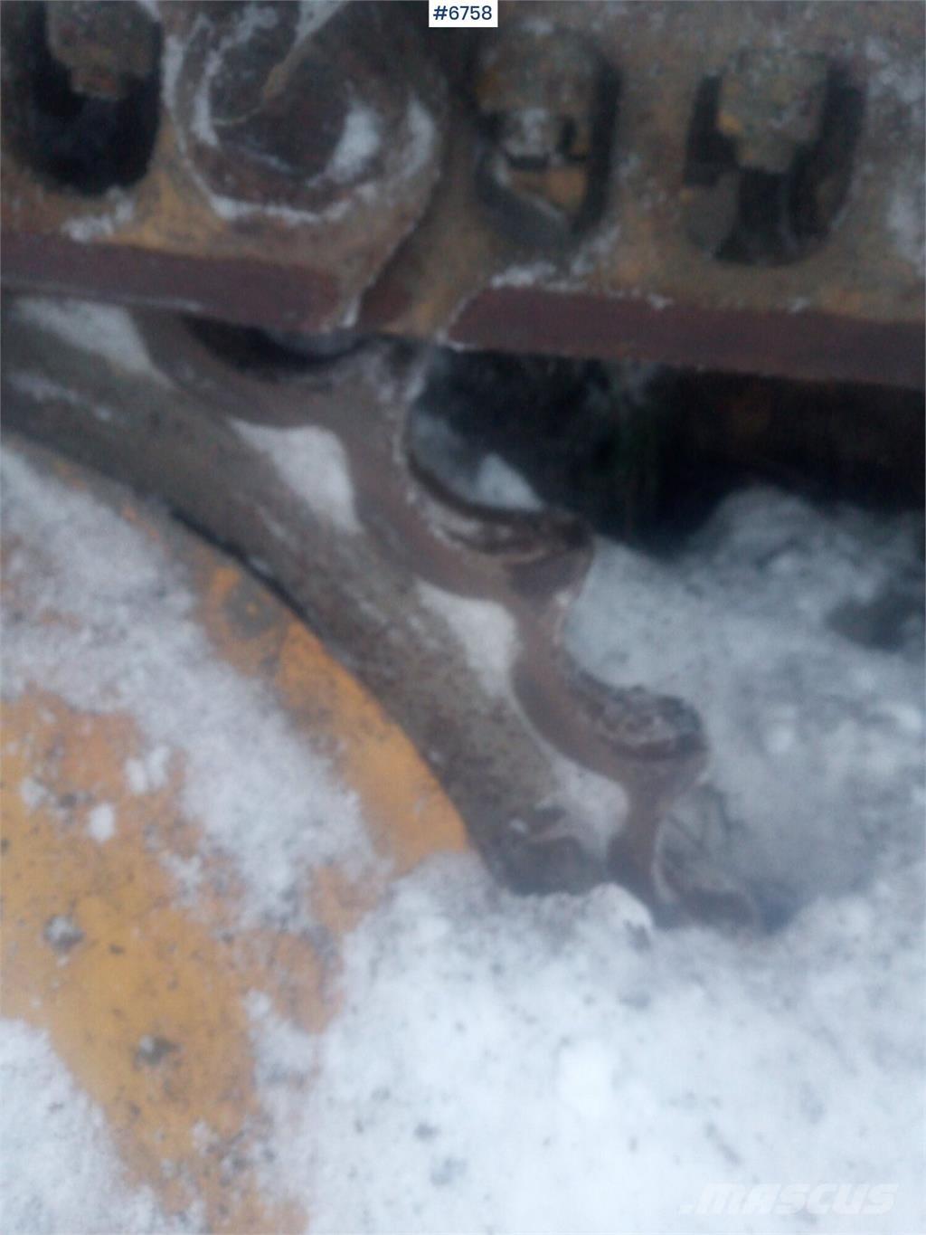 CAT D4 Kāpurķēžu buldozeri