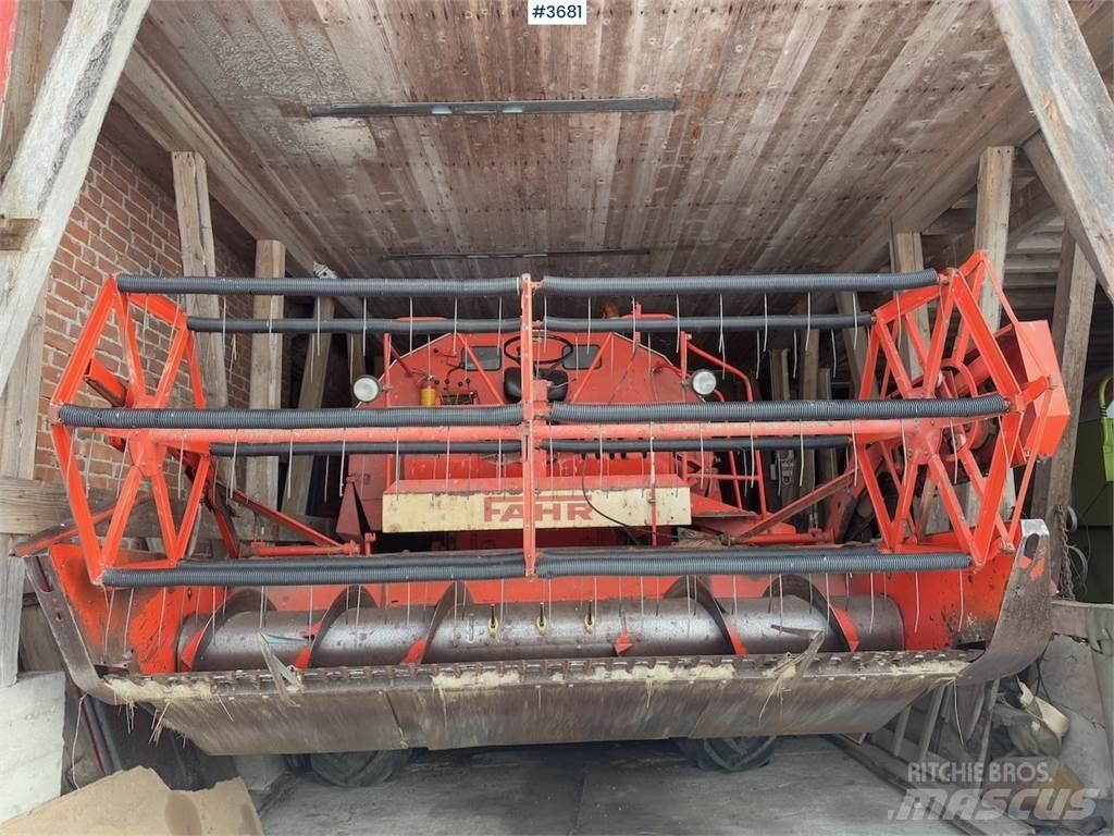 Deutz Fahr M900 Ražas novākšanas kombaini