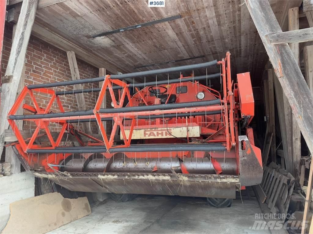 Deutz Fahr M900 Ražas novākšanas kombaini