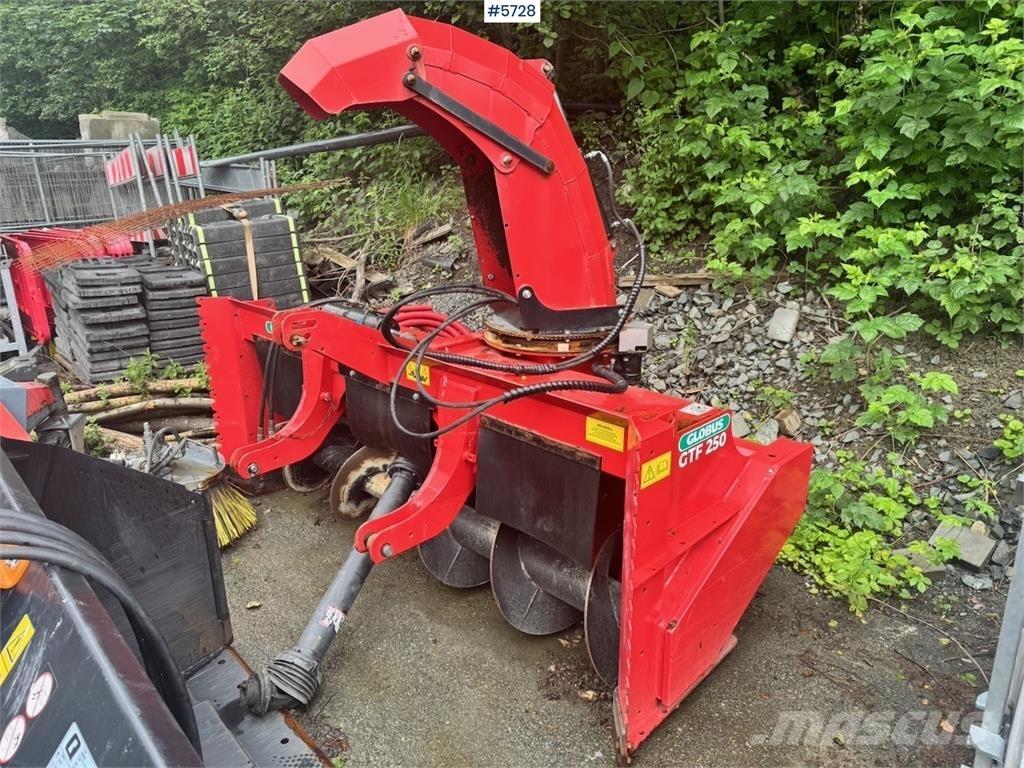 Globus GTF 250-19 Sniega naži un tīrītāji