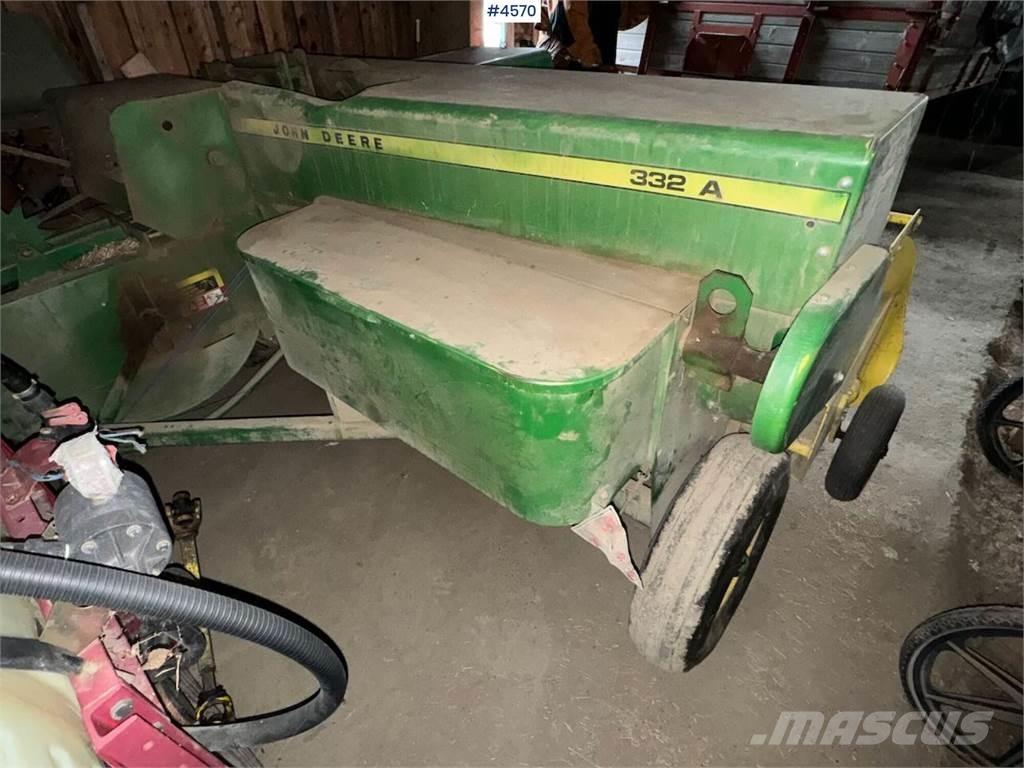 John Deere 332 A Cita ražas novākšanas tehnika