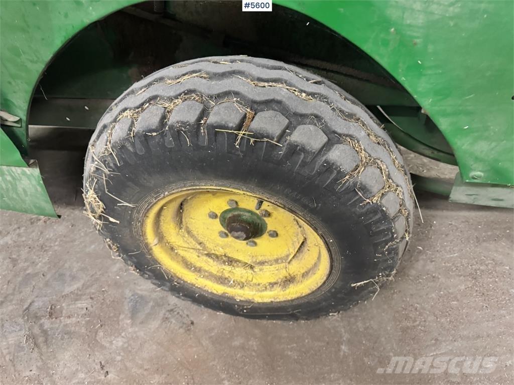 John Deere 342 Cita ražas novākšanas tehnika