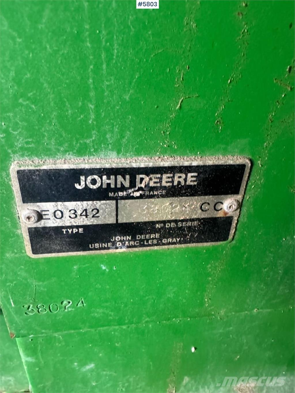 John Deere 342 Cita ražas novākšanas tehnika