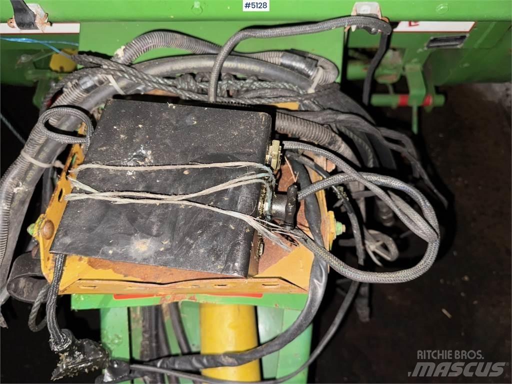 John Deere 550 Cita ražas novākšanas tehnika
