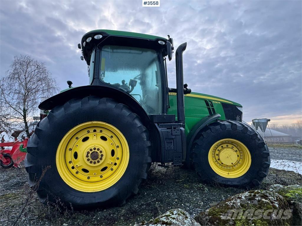 John Deere 7230R Traktori