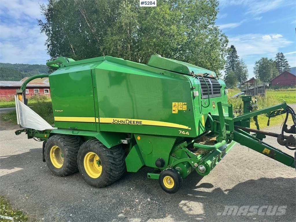John Deere 744 Cita ražas novākšanas tehnika