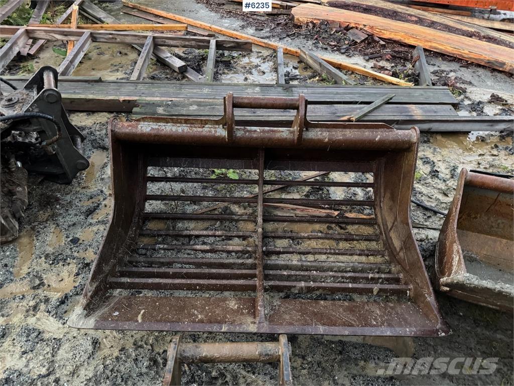 Kato HD 308 US Kāpurķēžu ekskavatori