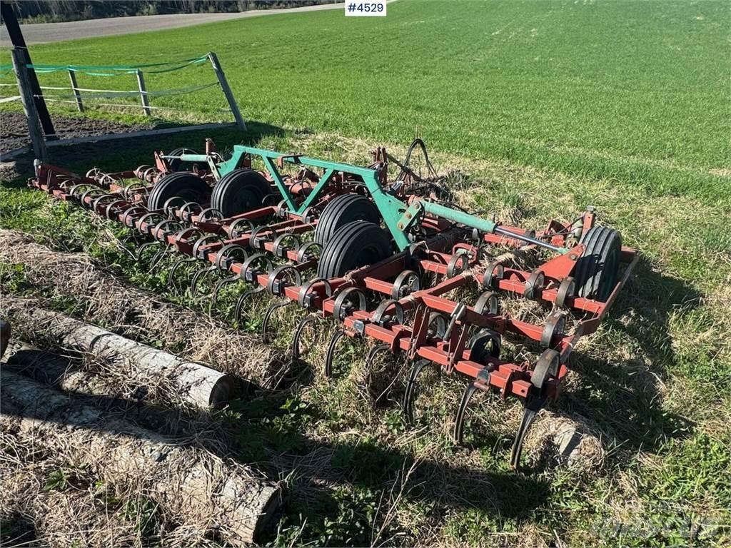 Kverneland Harv Cita augsnes apstrādes tehnika un papildaprīkojums