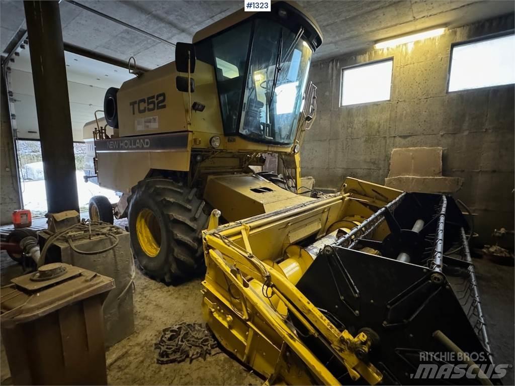 New Holland TC52 Ražas novākšanas kombaini