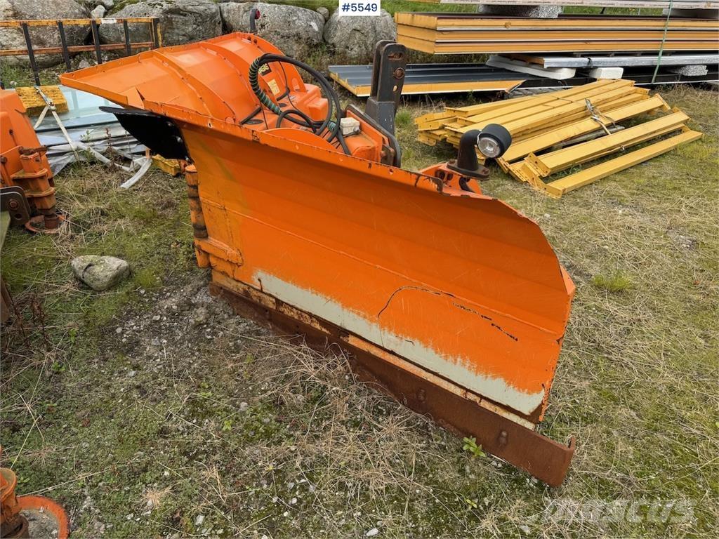 Padagas SSVL 32 Sniega naži un tīrītāji