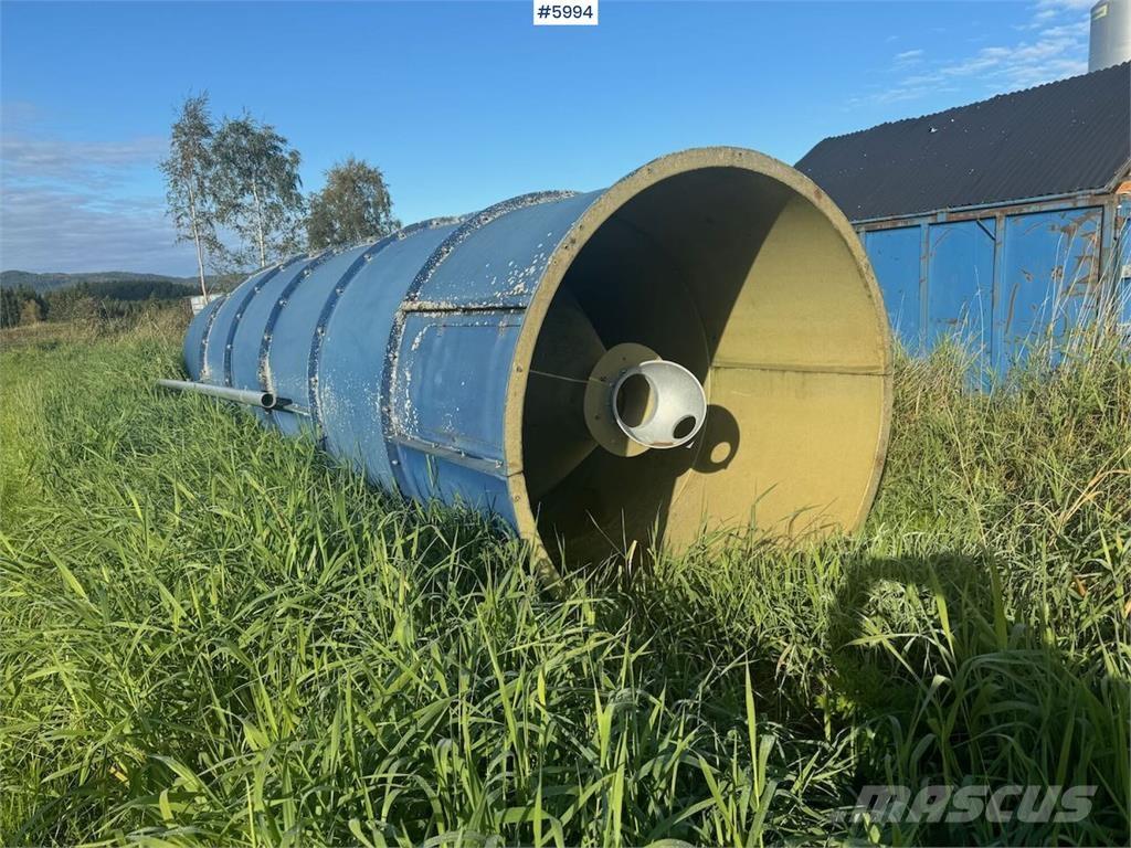  Silo Ca. 25 kubikk Cits traktoru papildaprīkojums