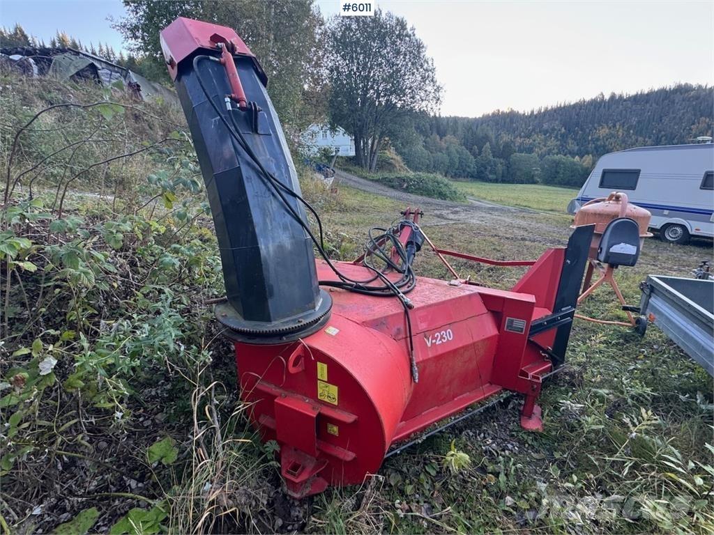 Sisu Handel V-230 Sniega naži un tīrītāji