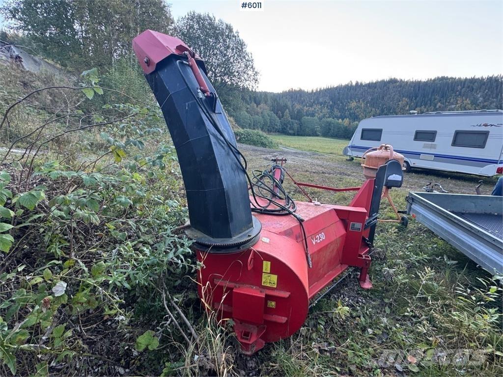 Sisu Handel V-230 Sniega naži un tīrītāji