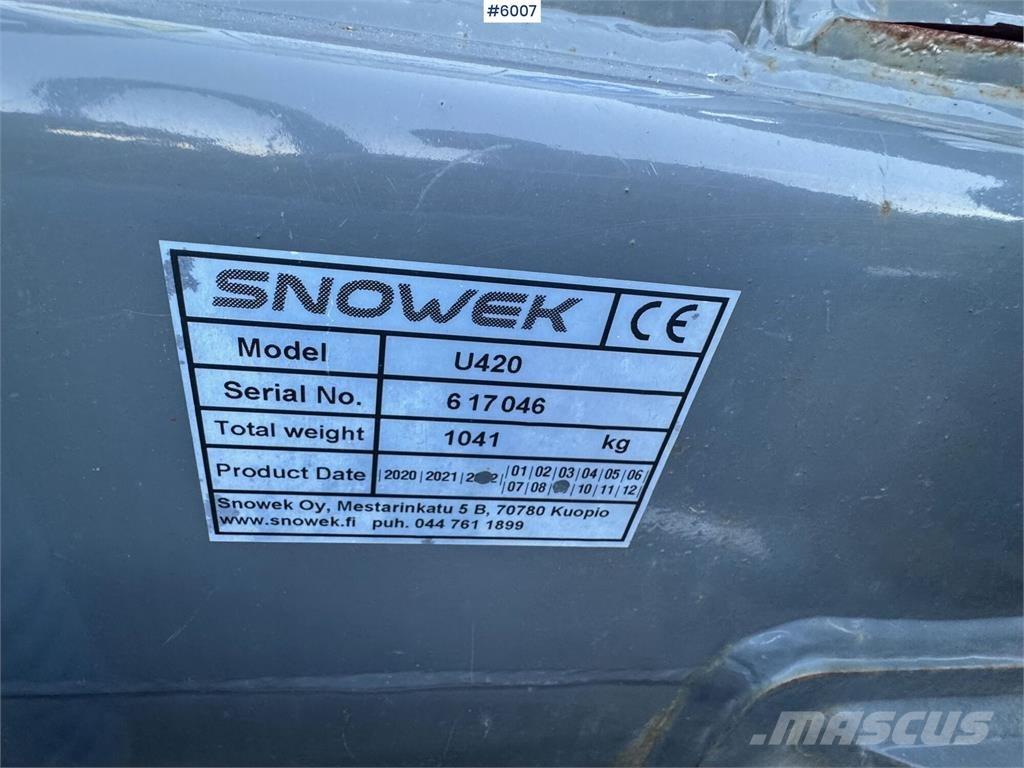 Snowek U420 Sniega naži un tīrītāji