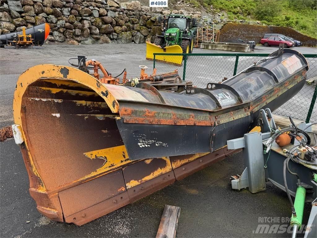 Tellefsdal K70 Sniega naži un tīrītāji