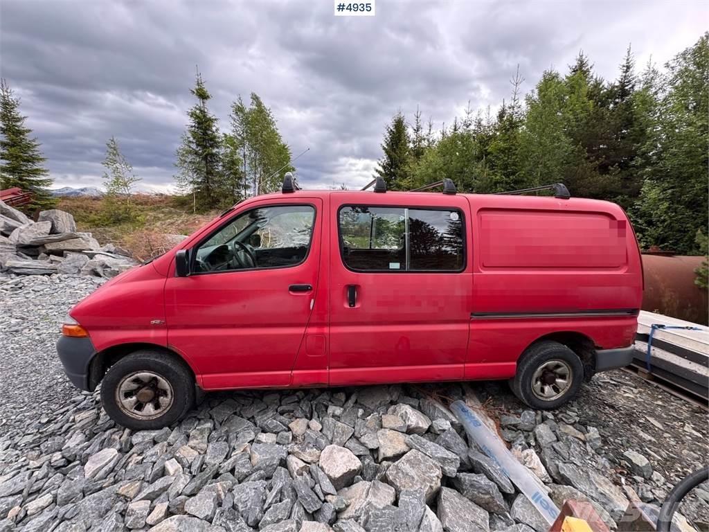 Toyota Hiace 4WD Preču pārvadāšanas furgoni