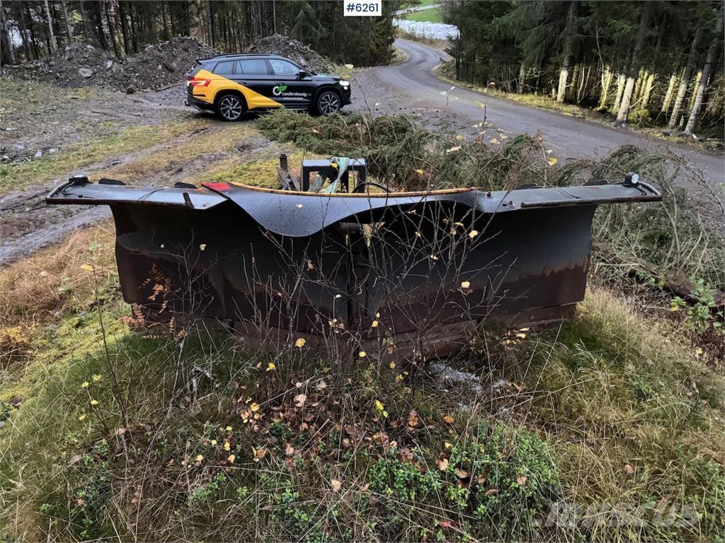 Uni-väg UV-320 Sniega naži un tīrītāji