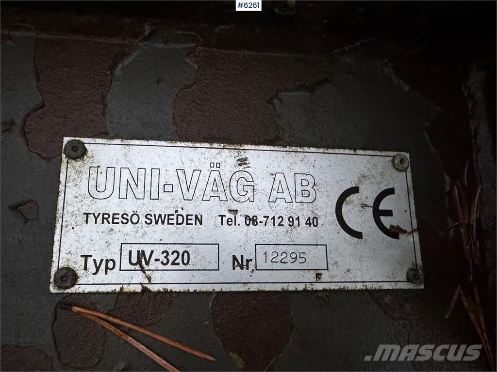 Uni-väg UV-320 Sniega naži un tīrītāji