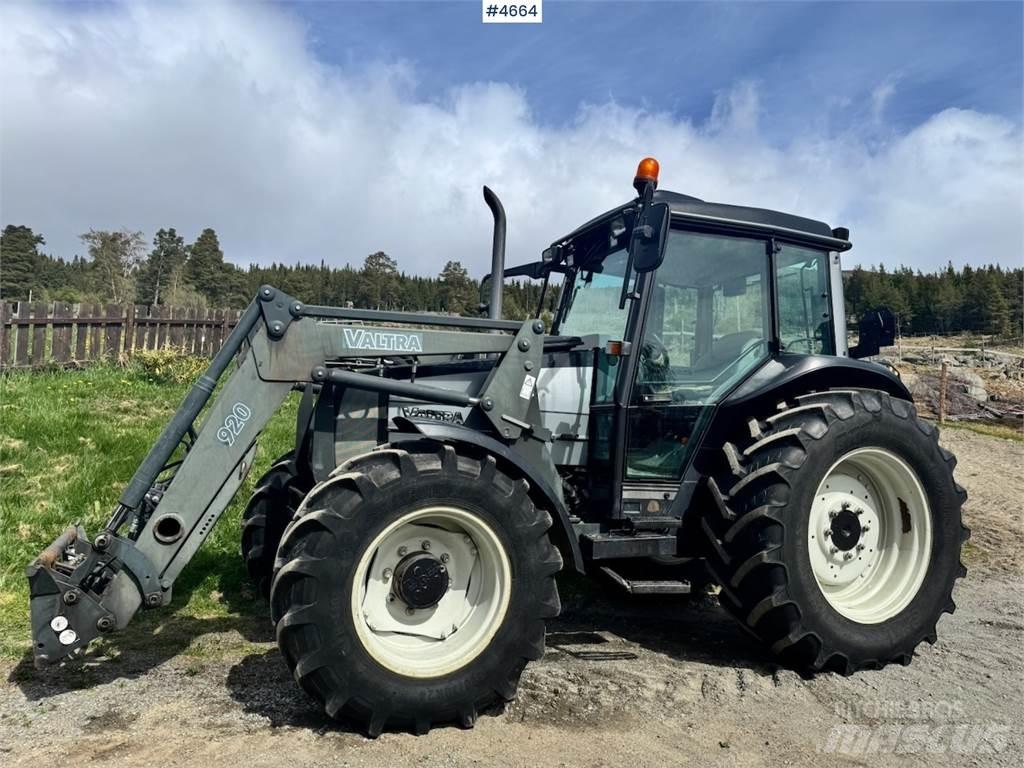 Valtra A85-4 Traktori